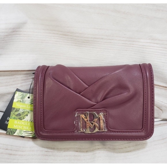 Elegant Burgundy Chain Shoulder Bag - Picture 4 of 9